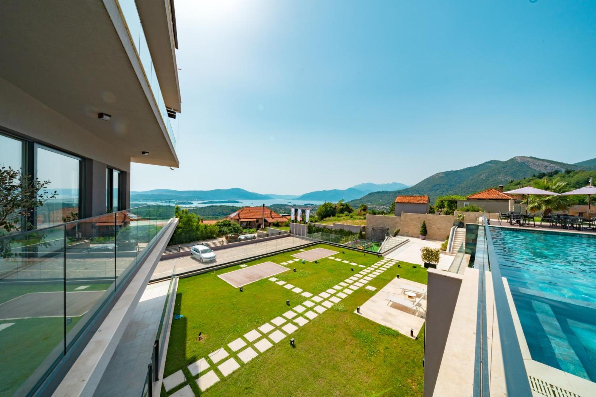 Royal Blue Resort & Residences Kavac Ngoại thất bức ảnh